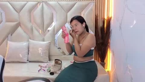 Snapshot of antonela_tp chatting on October 29, 2025, 1:13 pm Antonela online show from October 29, 2025, 1:13 pm