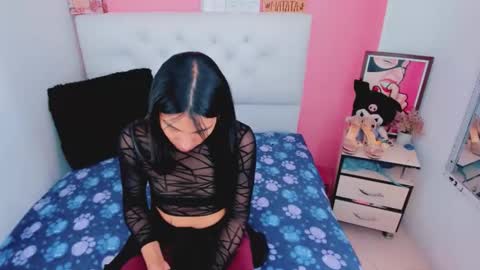 antonela_xx3 online show from March 12, 2026, 8:59 pm