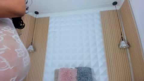 Snapshot of antonella00_ chatting on October 1, 2025, 12:16 am Antonella online show from October 1, 2025, 12:16 am