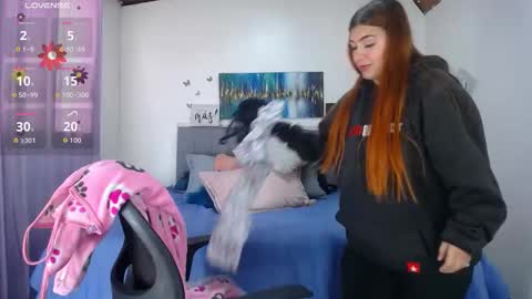 Snapshot of antonella__b chatting on November 17, 2025, 1:17 pm ANTO online show from November 17, 2025, 1:17 pm