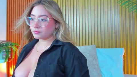 Snapshot of antonella_cutie_ chatting on September 22, 2025, 12:29 pm A N T O N E L L A  online show from September 22, 2025, 12:29 pm