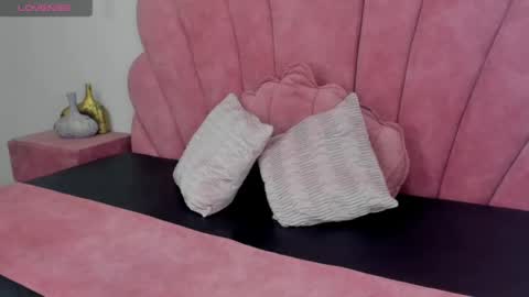 antonella_foxxxx online show from June 7, 2026, 12:20 pm