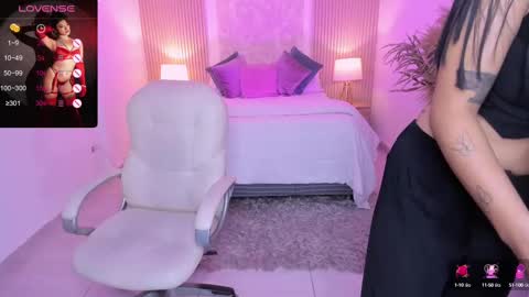 Snapshot of antonella_grayy chatting on September 18, 2025, 11:01 am  Antonella Grayy  online show from September 18, 2025, 11:01 am