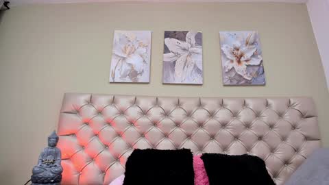 Antonella online show from December 8, 2024, 4:35 am