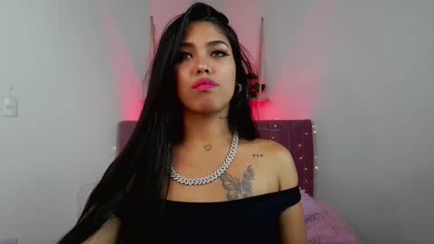 Antonella online show from February 3, 2025, 4:57 am