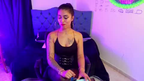 Antonella online show from February 5, 2025, 6:02 am