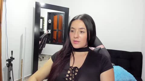 antonella  online show from January 24, 2025, 9:05 pm