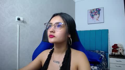 Antonella online show from December 5, 2024, 3:39 pm