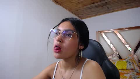 Antonella online show from December 8, 2024, 3:56 pm