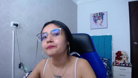 Antonella online show from December 12, 2024, 4:21 pm