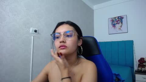 Antonella online show from December 18, 2024, 6:46 pm
