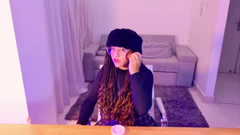 Antonella online show from May 6, 2026, 12:30 am