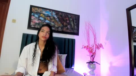 AntonellaHall  online show from January 17, 2025, 11:49 am