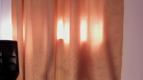 Snapshot of antonellahall_ chatting on April 8, 2026, 6:19 pm AntonellaHall online show from April 8, 2026, 6:19 pm