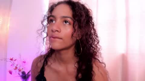 Snapshot of antonellahall_ chatting on April 22, 2026, 6:42 pm AntonellaHall online show from April 22, 2026, 6:42 pm