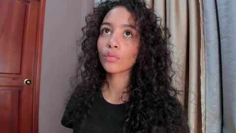 Snapshot of antonellahall_ chatting on May 5, 2026, 7:00 pm AntonellaHall online show from May 5, 2026, 7:00 pm