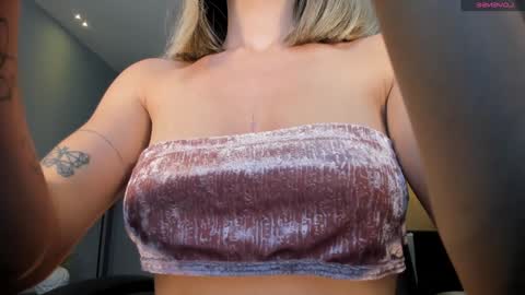 Antonella Hans online show from December 29, 2024, 12:34 pm