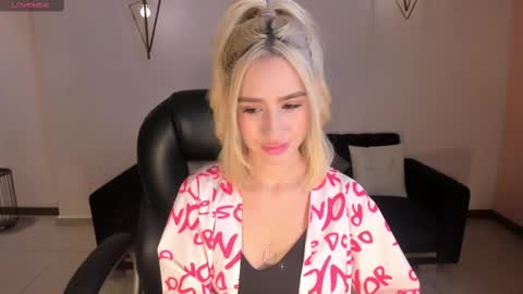 Antonella Hans online show from February 13, 2025, 12:11 pm