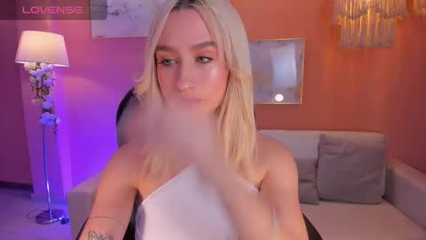 Antonella Hans online show from March 2, 2025, 11:50 am