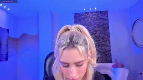 Antonella Hans online show from March 6, 2025, 12:09 pm