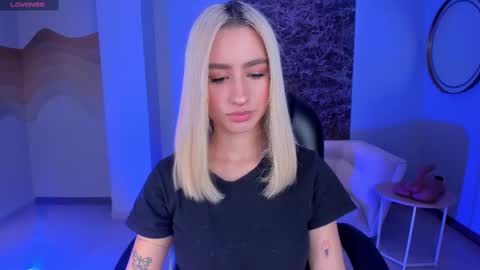 Antonella Hans online show from March 7, 2025, 11:51 am