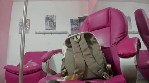 ANTONELLA online show from November 14, 2025, 11:02 pm