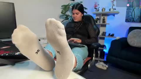 Snapshot of antonellariu chatting on July 16, 2026, 7:42 pm Antonella online show from July 16, 2026, 7:42 pm