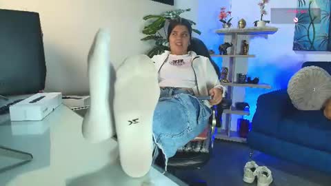 Snapshot of antonellariu chatting on August 5, 2026, 8:33 pm Antonella online show from August 5, 2026, 8:33 pm