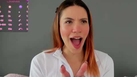 Antonella  online show from October 8, 2025, 1:09 pm