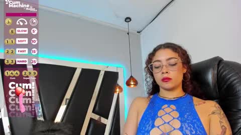 A N T O N E L L E  online show from December 20, 2024, 4:57 pm