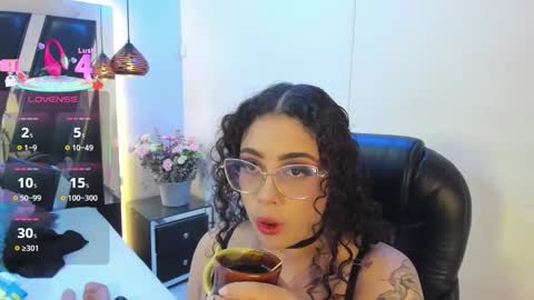 A N T O N E L L E  online show from October 3, 2025, 11:29 am