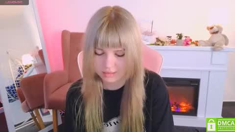 antonia_ferrero online show from September 29, 2025, 6:29 am