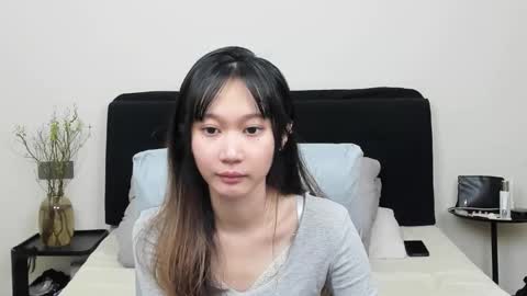 Snapshot of antoniaina chatting on December 15, 2025, 11:25 am Aina online show from December 15, 2025, 11:25 am