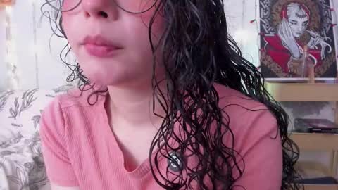 Snapshot of antoniart_ chatting on October 28, 2025, 1:53 am Antonia online show from October 28, 2025, 1:53 am