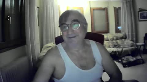 Snapshot of antonio2605 chatting on December 12, 2024, 7:04 pm Antonio online show from December 12, 2024, 7:04 pm