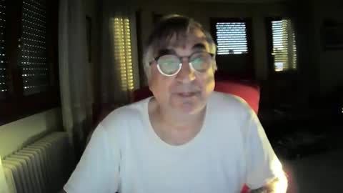 Snapshot of antonio2605 chatting on December 17, 2024, 4:11 pm Antonio online show from December 17, 2024, 4:11 pm