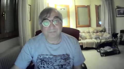 Snapshot of antonio2605 chatting on December 25, 2024, 1:42 am Antonio online show from December 25, 2024, 1:42 am