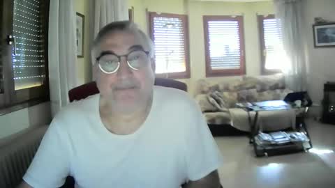 Snapshot of antonio2605 chatting on January 17, 2025, 11:59 am Antonio online show from January 17, 2025, 11:59 am