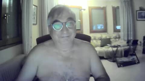 Snapshot of antonio2605 chatting on September 9, 2025, 7:02 pm Antonio online show from September 9, 2025, 7:02 pm