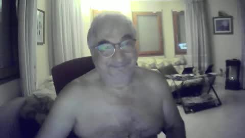 Snapshot of antonio2605 chatting on September 14, 2025, 12:54 am Antonio online show from September 14, 2025, 12:54 am