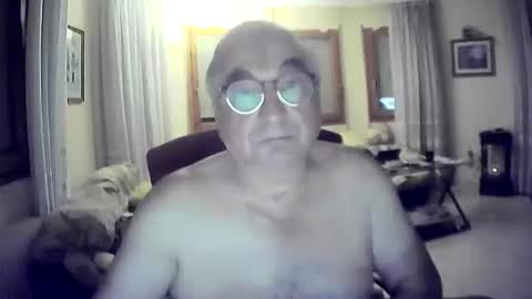 Snapshot of antonio2605 chatting on September 20, 2025, 12:55 am Antonio online show from September 20, 2025, 12:55 am