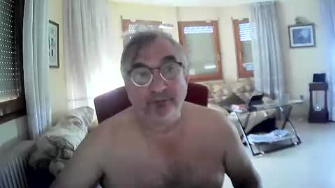 Snapshot of antonio2605 chatting on October 3, 2025, 10:23 am Antonio online show from October 3, 2025, 10:23 am