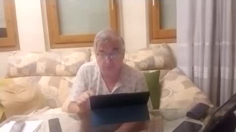 Snapshot of antonio2605 chatting on October 5, 2025, 12:53 am Antonio online show from October 5, 2025, 12:53 am