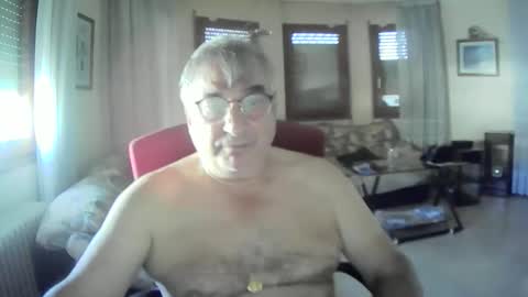 Snapshot of antonio2605 chatting on October 15, 2025, 1:55 pm Antonio online show from October 15, 2025, 1:55 pm