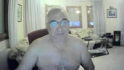 Snapshot of antonio2605 chatting on October 18, 2025, 11:05 pm Antonio online show from October 18, 2025, 11:05 pm