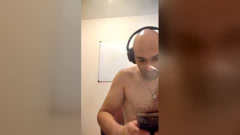 Snapshot of antonio3182b chatting on July 18, 2026, 6:17 am antonio3182b online show from July 18, 2026, 6:17 am
