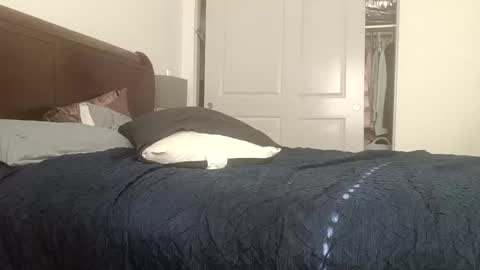 antonio_aragon online show from February 5, 2026, 8:24 pm