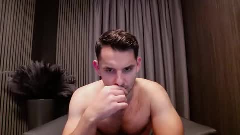 HI My name is Antonio online show from December 17, 2025, 8:15 pm