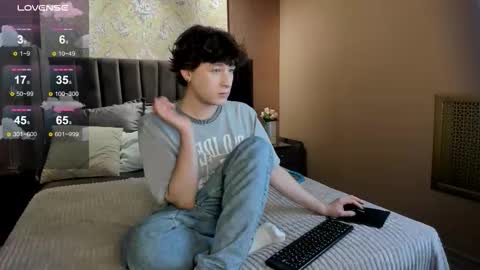 Snapshot of antonylewis chatting on February 25, 2026, 10:14 am YummyTony online show from February 25, 2026, 10:14 am
