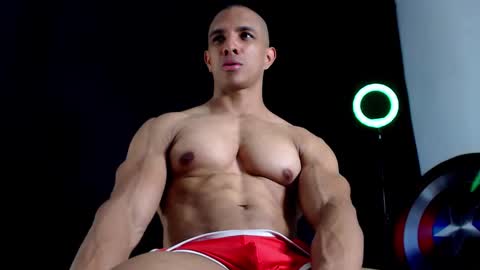 Instagram miguelangel1802  online show from September 19, 2025, 4:51 pm